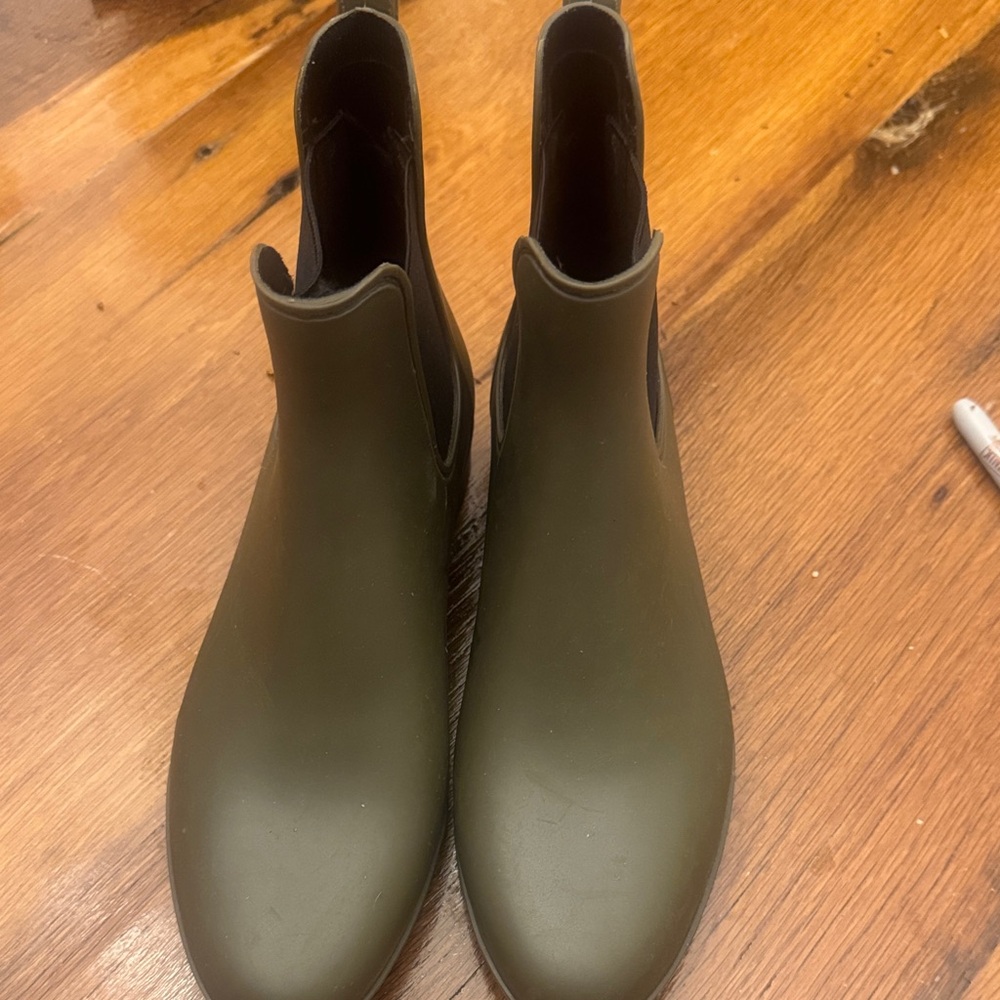 J. Crew Sleek Women's Olive Green Rain Boots
